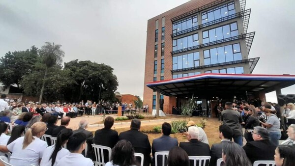 Flamante hospital del cáncer permitirá duplicar atención a pacientes en el Sur