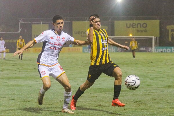 Versus / Guaraní y General Caballero se frenan bajo una incesante llovizna