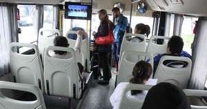 La Nación / Ponen a disposición 400 buses para paliar paro