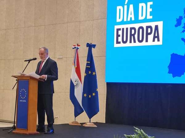 Recepción por el Día de Europa en el Club Internacional de Tenis - Sociales - ABC Color
