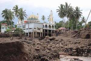 Aumentan a 50 las víctimas mortales por las riadas con lava en Indonesia - Mundo - ABC Color