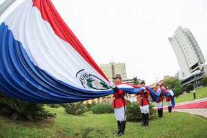 Fiestas Patrias: jornada de conmemoración arrancó con izamiento del Pabellón Nacional - .::Agencia IP::.