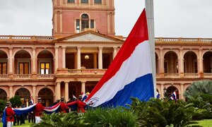 Paraguay celebra su 213 aniversario de independencia - trece