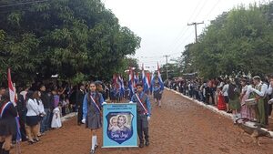 Ocho instituciones educativas desfilaron  en el km 9,5 Monday de Ciudad del Este - La Clave