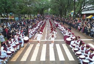 Ciudad del Este celebra las Fiestas Patrias con desfile cívico, militar y estudiantil - ADN Digital