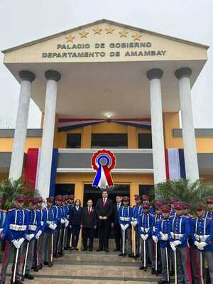 Desfile militar exclusivo para Juancho su suegro y Tina en Pedro Juan Caballero