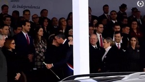 Cartes, invitado de honor de Peña en desfile de Independencia