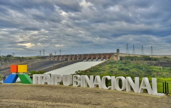 Dinero extra de la Itaipú no irá al PGN, dijo Peña