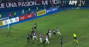 [VIDEO] ¿FUE PENAL? Ya salió el análisis arbitral sobre las polémicas en el clásico