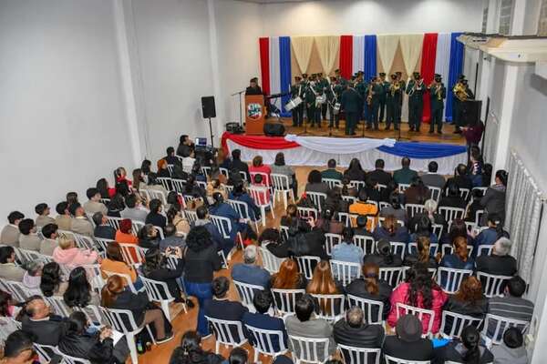 Capiateños rindieron homenaje a la Patria y a las madres - Nacionales - ABC Color