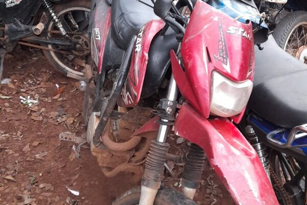 Motociclista atropella a madre e hija