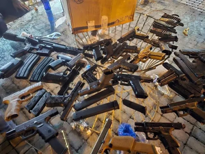 Ecuador: detuvo a líderes de grupos criminales en una "narcofiesta" que costó USD - Megacadena - Diario Digital