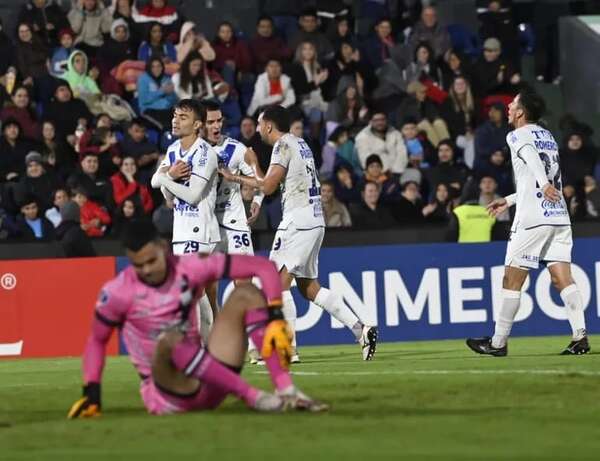 Sportivo Ameliano vs. Rayo Zuliano: Victoria que acerca a la clasificación - Fútbol - ABC Color