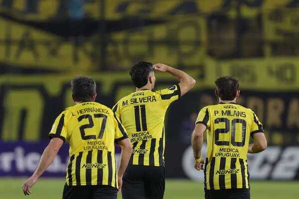 Peñarol saca provecho del balón parado para vencer a Mineiro y afirmarse como segundo - Fútbol Internacional - ABC Color
