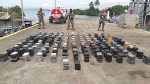 Autoridades de Panamá decomisan más de 1.700 paquetes de droga y capturan a cinco personas