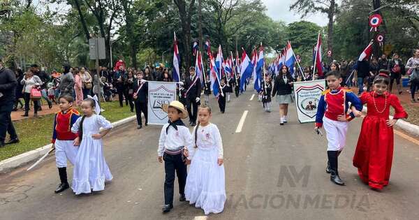 La Nación / En el Este homenajearon a los héroes con desfile