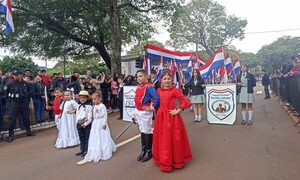Fervoroso homenaje a la Patria con el desfile cívico-militar en Ciudad del Este - La Clave