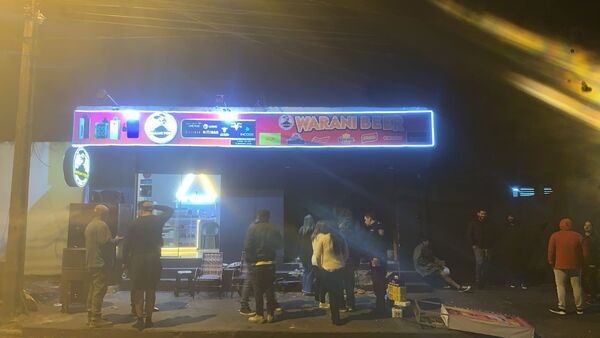 Accidente vehicular en el Área 4: un auto se estrella contra un local comercial - ADN Digital