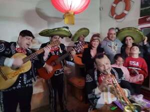 Día de la Madre: mamás reciben serenata con mariachis como regalo - Nacionales - ABC Color