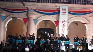 Música, danza, teatro y show pirotécnico amenizaron la fiesta patriótica