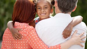 Mamá del corazón proyecta escuela para padres