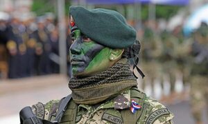 (GALERIA). Una capitán es la mujer detrás del rostro pintado que impactó en el desfile militar por la Independencia Nacional
