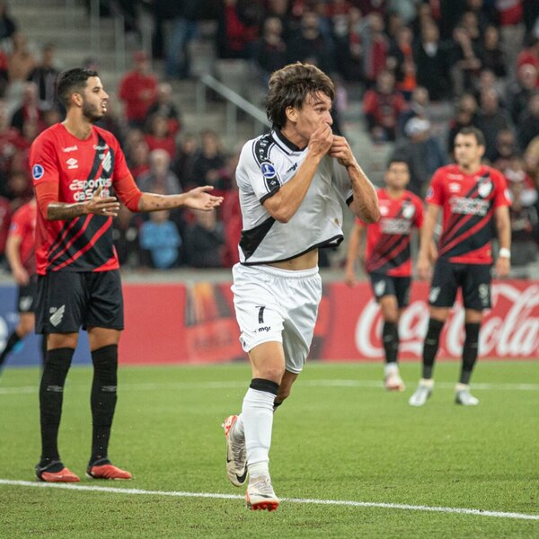 Versus / Danubio da la gran sorpresa y Ameliano deberá sellar su clasificación en la última fecha