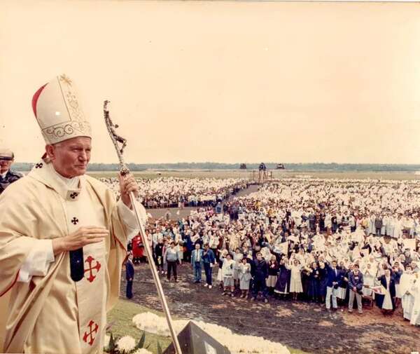 A 36 años de la primera visita papal, la Iglesia en Paraguay sigue relegada - Nacionales - ABC Color