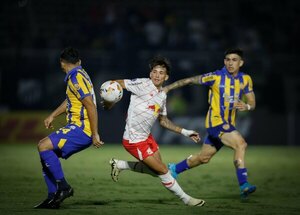 Versus / Luqueño recibe a Bragantino con la misión de hacer respetar los colores