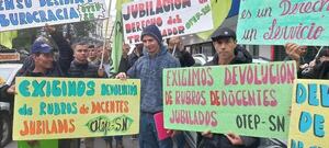Protesta para exigir rubros: alumnos “están sin docentes hoy” - Nacionales - ABC Color