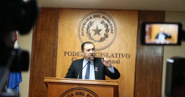 Los liberales blindan a Líder y hablan de un apriete del cartismo para disponer de su voto