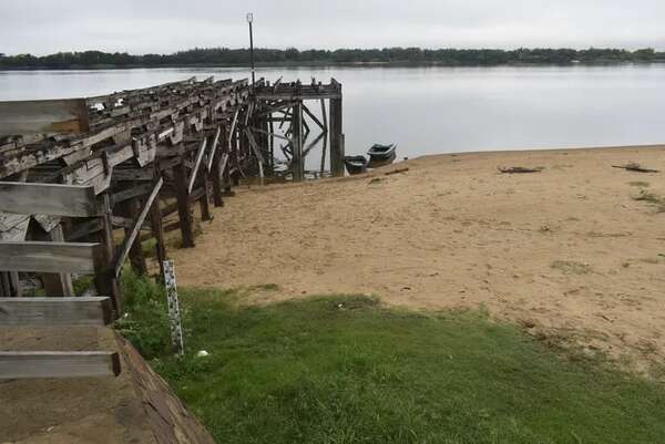 Ayolas: la altura del río Paraná es solamente de 80 cm - Nacionales - ABC Color