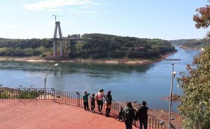 Impulsan nuevo servicio de travesía fluvial turística y de pasajeros entre Argentina y Paraguay - ADN Digital