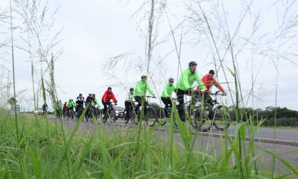 Lo hicieron otra vez, en bicicleta, ahora por la Ruta de la Leche