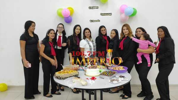 Un total de 16 participantes finalizaron el curso de cajero comercial organizado por SNPP - Radio Imperio 106.7 FM