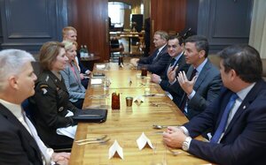 Peña focaliza su agenda internacional en torno al comercio, seguridad y defensa de la democracia - .::Agencia IP::.