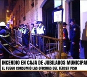 Incendio consumió parte de las oficinas de la Caja de Jubilados - Paraguay.com
