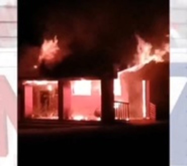 Ladrones quemaron una casa en Itapúa - Paraguay.com