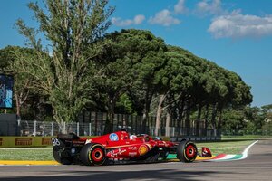 Versus / Leclerc ilusiona a los "tifosi" siendo el más rápido del viernes en Imola