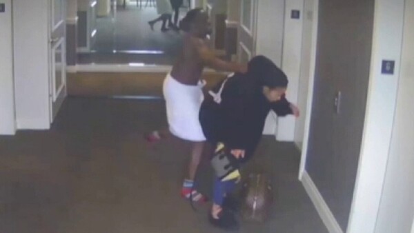 Imágenes de videovigilancia muestran a Sean Diddy Combs agrediendo a ex pareja