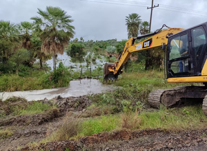 Despliegan asistencia para familias afectadas tras las inundaciones en Ñeembucú - trece