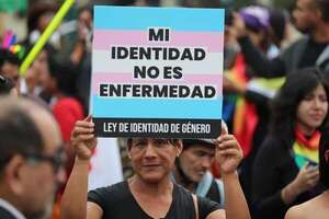 Un grupo de peruanos exige derogar el decreto que tilda la transexualidad como enfermedad - Mundo - ABC Color