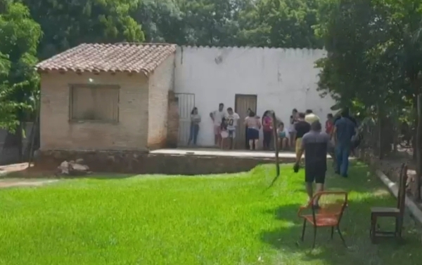 Joven es sospechosa de matar a su papá con hacha y a machetazos - Noticiero Paraguay