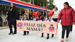 Villarrica celebró 454 años de fundación con atractivo desfile