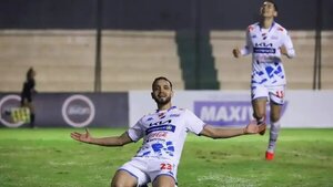 Nacional remonta ante el 2 de Mayo y sale del fondo