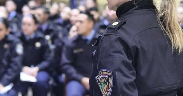 La Nación / Argentina: policías tomaron una sede en Misiones en reclamo de aumento salarial
