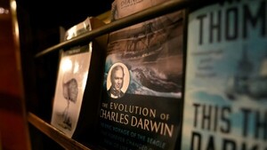 Ambientalistas recrean casi 200 años después viaje de Darwin a Galápagos
