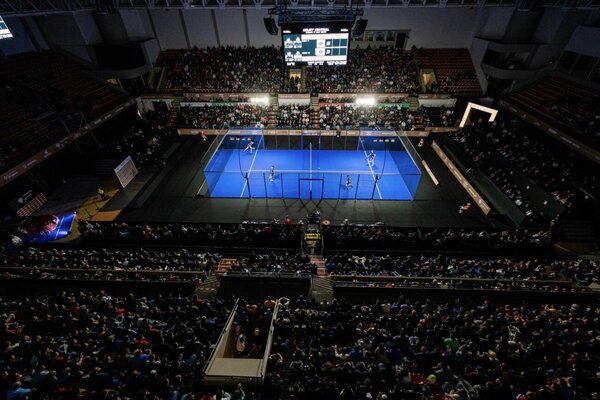Versus / Electrizantes cuadros de semis animan la penúltima jornada del Premier Padel Asunción P2