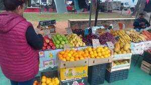 Feria del Mercado 4 en Loma Pytã: estos son los precios de las frutas y verduras - Nacionales - ABC Color