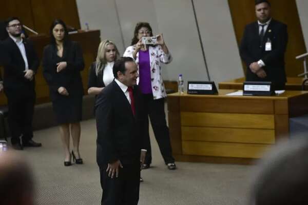 Diputado itapuense niega supuesta “nepoherencia” en la EBY - Nacionales - ABC Color